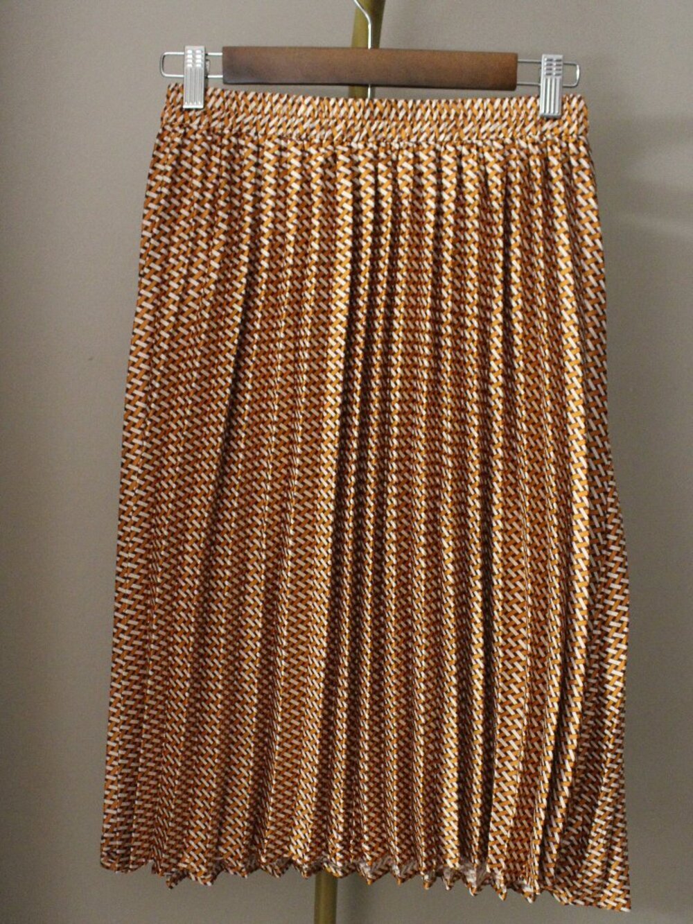 Women's Monteau Los Angeles Geometric Midi Skirt, Size Medium - Picture 2 of 4